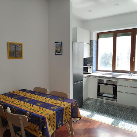 New Panoramic Apartment - Half Way Center-Vomero District ナポリ エクステリア 写真
